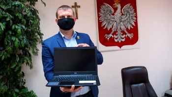 20 laptopów trafiło do szkół w Gminie Iłowo - Osada