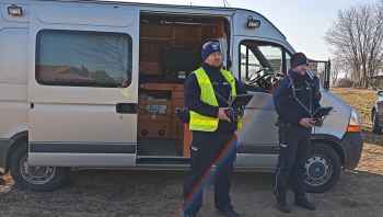 Policjanci obserwowali to skrzyżowanie z drona. Jesteś na nagraniu?
