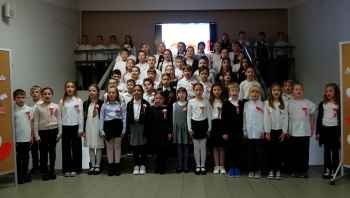 Hymn Polski w wykonaniu młodzieży z ZPO nr 4 w Działdowie