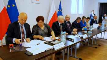 Podpisano umowy na kolejne inwestycje na drodze 538