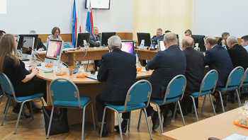 Nauczyciele i administracja dostaną podwyżki [FILM]