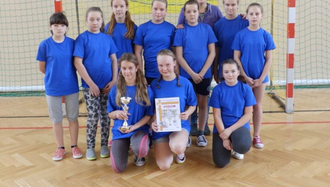Piłkarki z Burkatu mistrzyniami powiatu