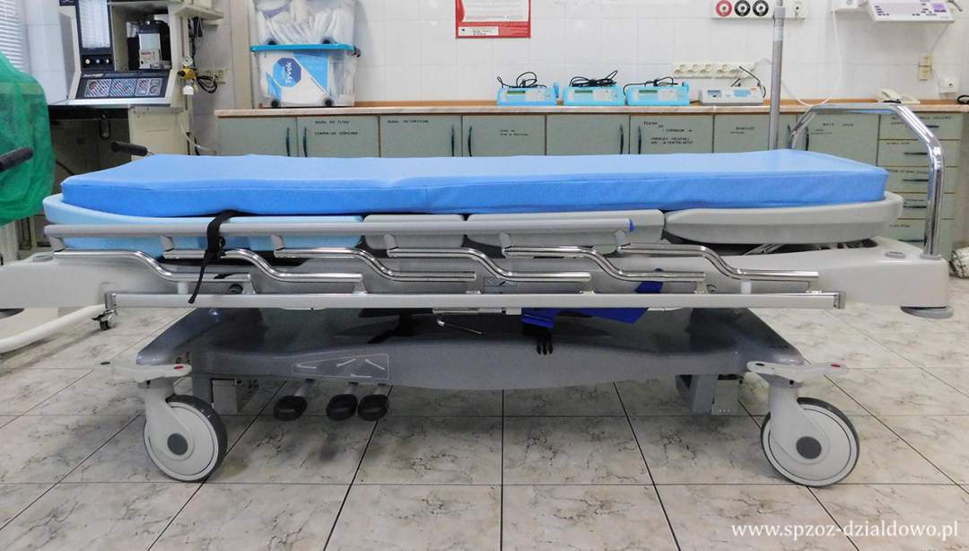 Nowy ambulans i sprzęt medyczny