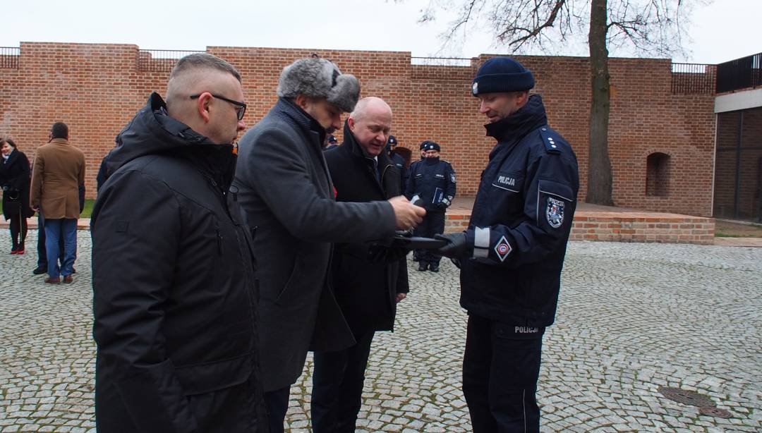 Nasi policjanci otrzymali 6 nowych radiowozów