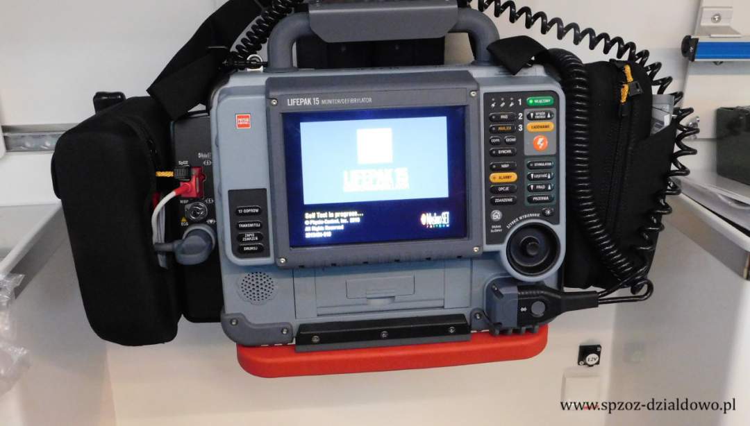 Nowy ambulans i sprzęt medyczny