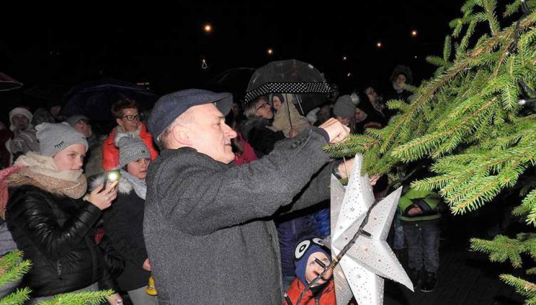 Magicznie rozświetliliśmy choinkę w Płośnicy