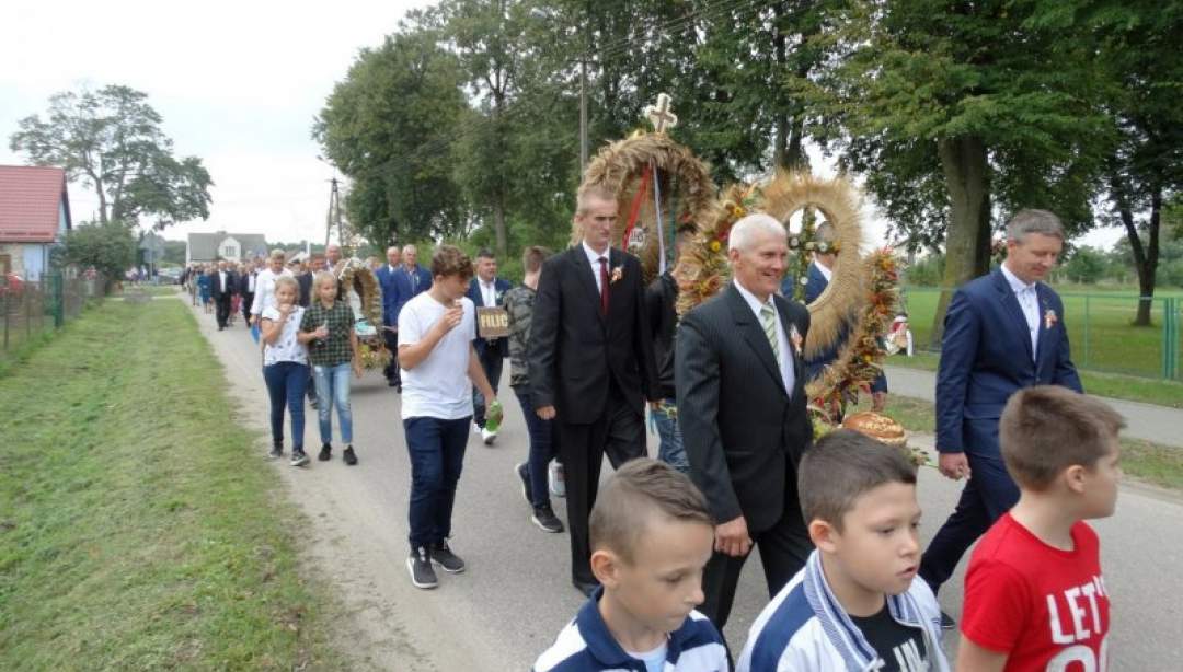 Dożynki parafialne w Burkacie