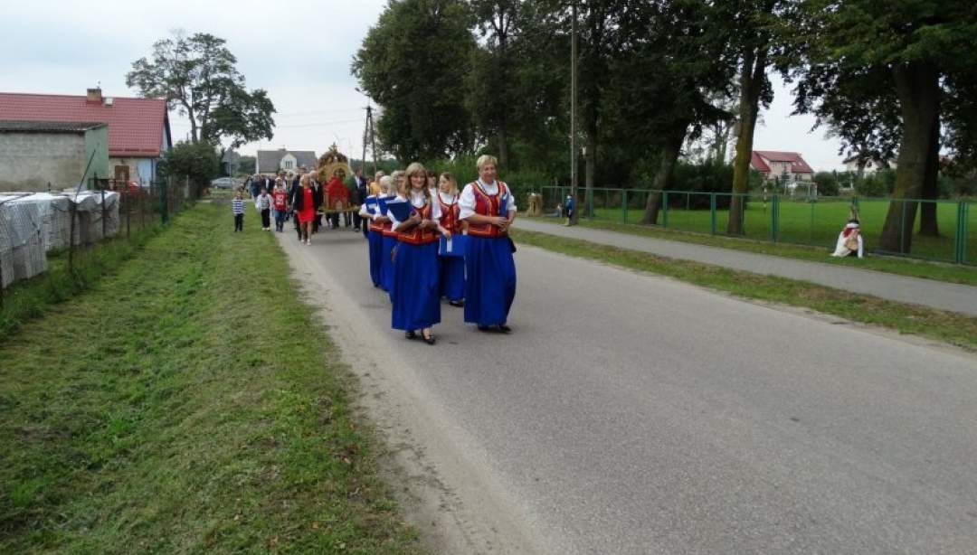 Dożynki parafialne w Burkacie