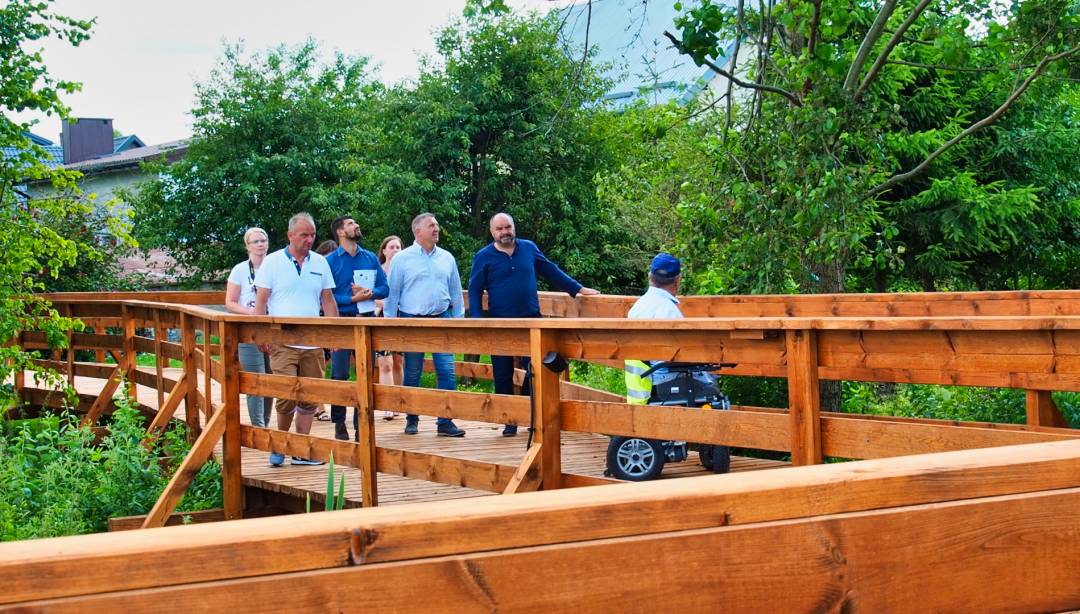 Deptak wokół jeziora w Rybnie został odebrany