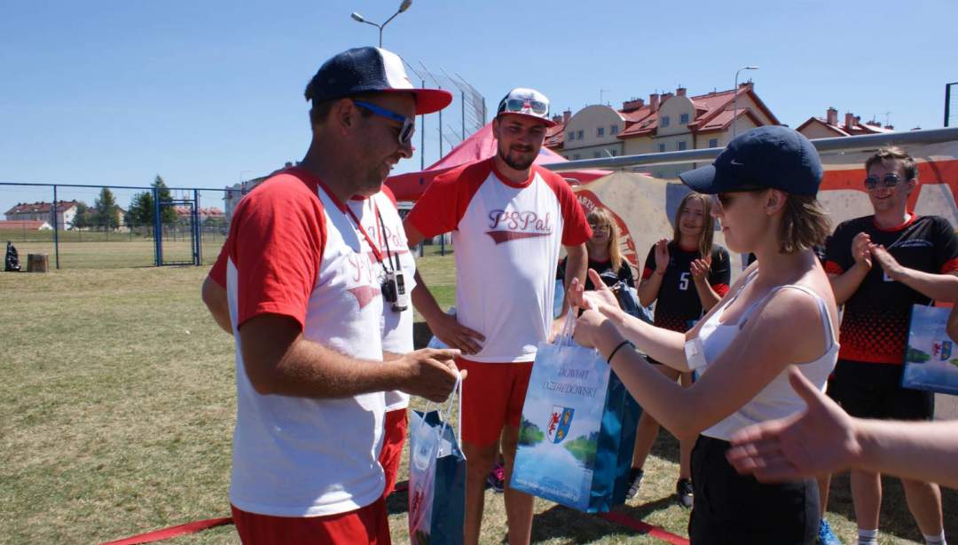 Młodzież wskrzesza palanta 