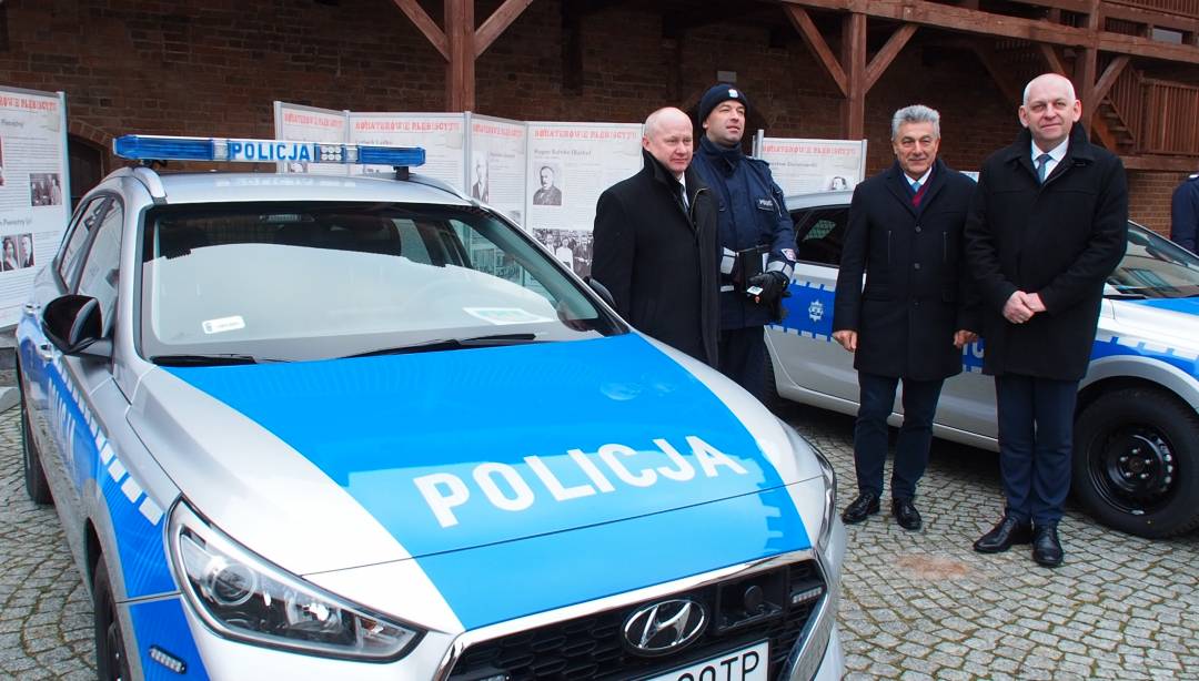 Nasi policjanci otrzymali 6 nowych radiowozów