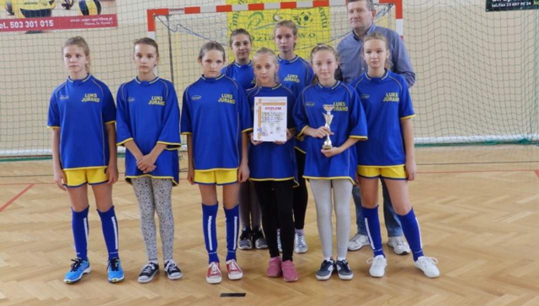 Piłkarki z Burkatu mistrzyniami powiatu