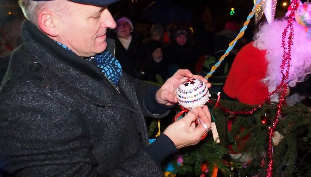 Magicznie rozświetliliśmy choinkę w Płośnicy
