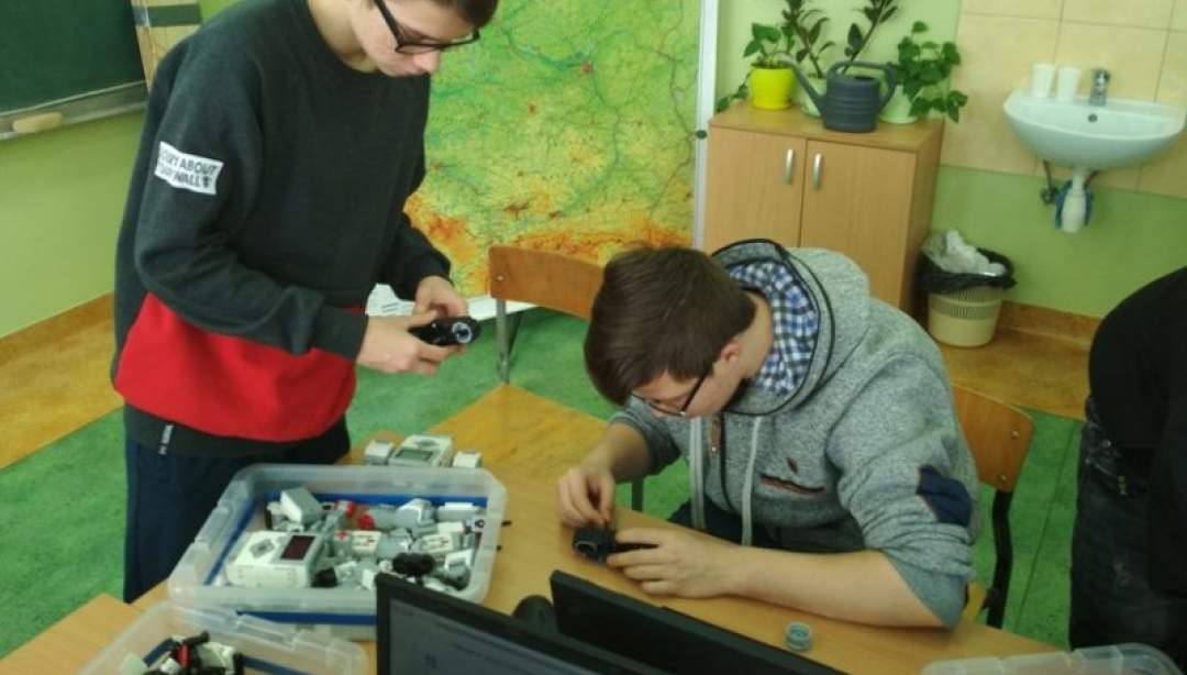 Poznali niesamowity świat robotyki