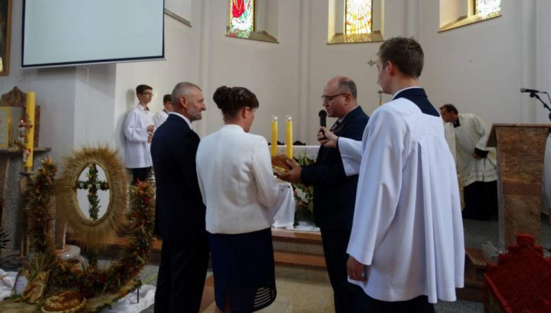 Dożynki parafialne w Burkacie