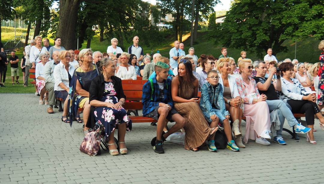 Ostatni Powiatowy Wieczór z Poezją z Magdaleną Wójcik i Elżbietą Karlsson