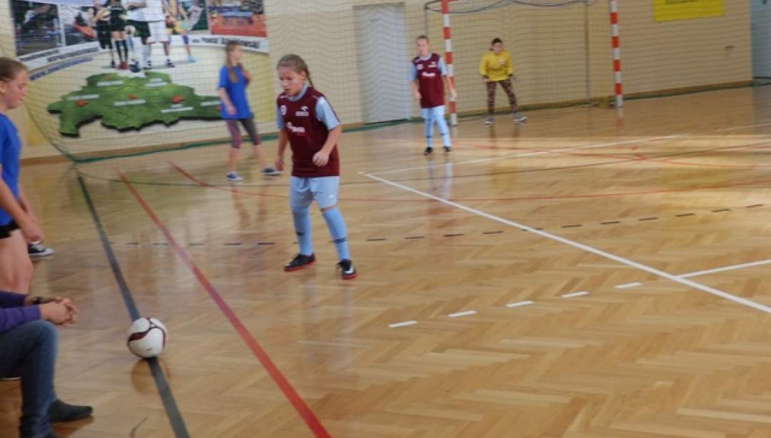 Piłkarki z Burkatu mistrzyniami powiatu