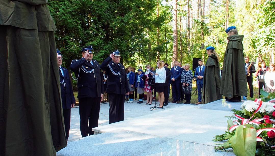 Uroczysty Apel Poległych w Lesie Białuckim