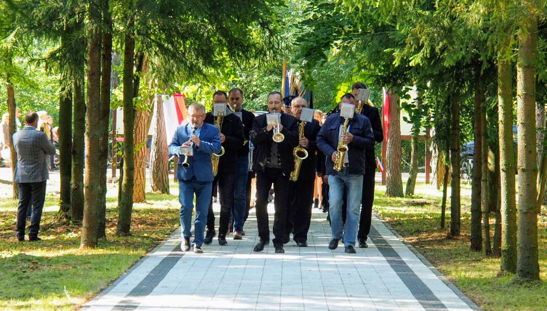 Uroczysty Apel Poległych w Lesie Białuckim