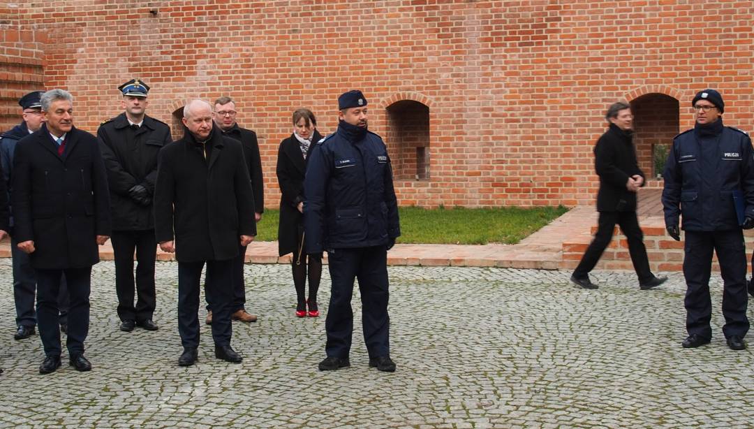 Nasi policjanci otrzymali 6 nowych radiowozów