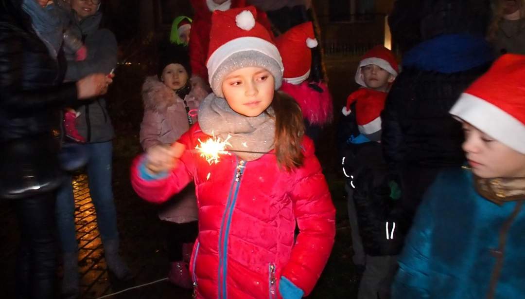 Magicznie rozświetliliśmy choinkę w Płośnicy