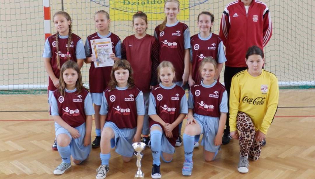 Piłkarki z Burkatu mistrzyniami powiatu