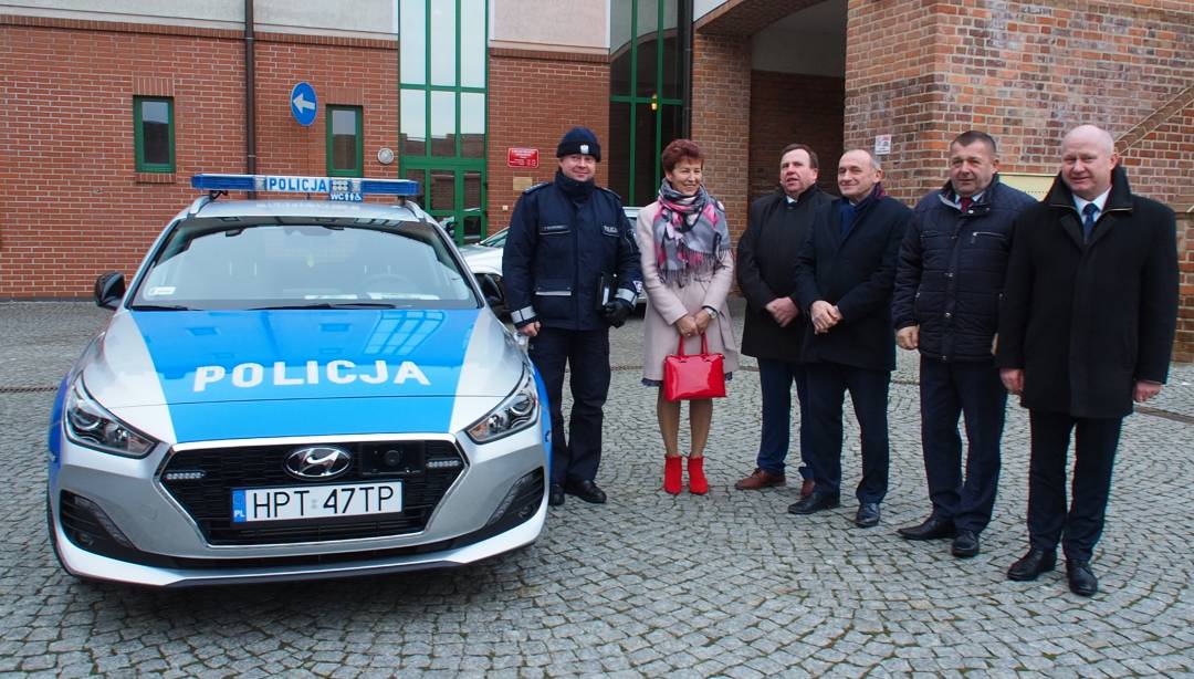 Nasi policjanci otrzymali 6 nowych radiowozów