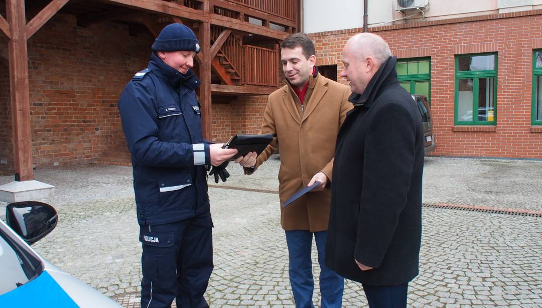 Nasi policjanci otrzymali 6 nowych radiowozów