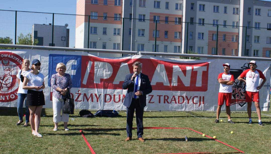 Młodzież wskrzesza palanta 