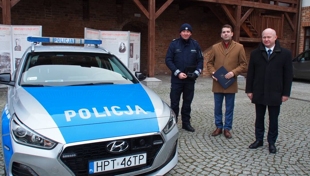 Nasi policjanci otrzymali 6 nowych radiowozów