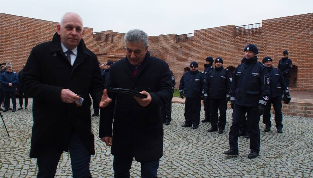 Nasi policjanci otrzymali 6 nowych radiowozów