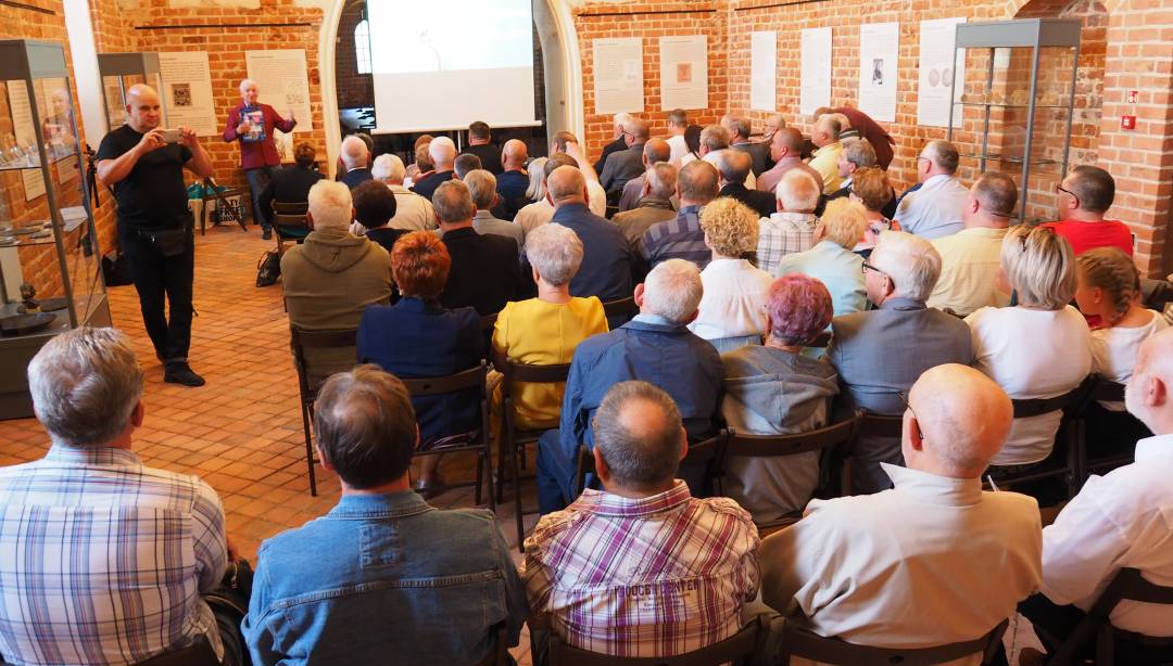 Premiera filmu i promocja książki o najlepszych sportowcach Działdowa