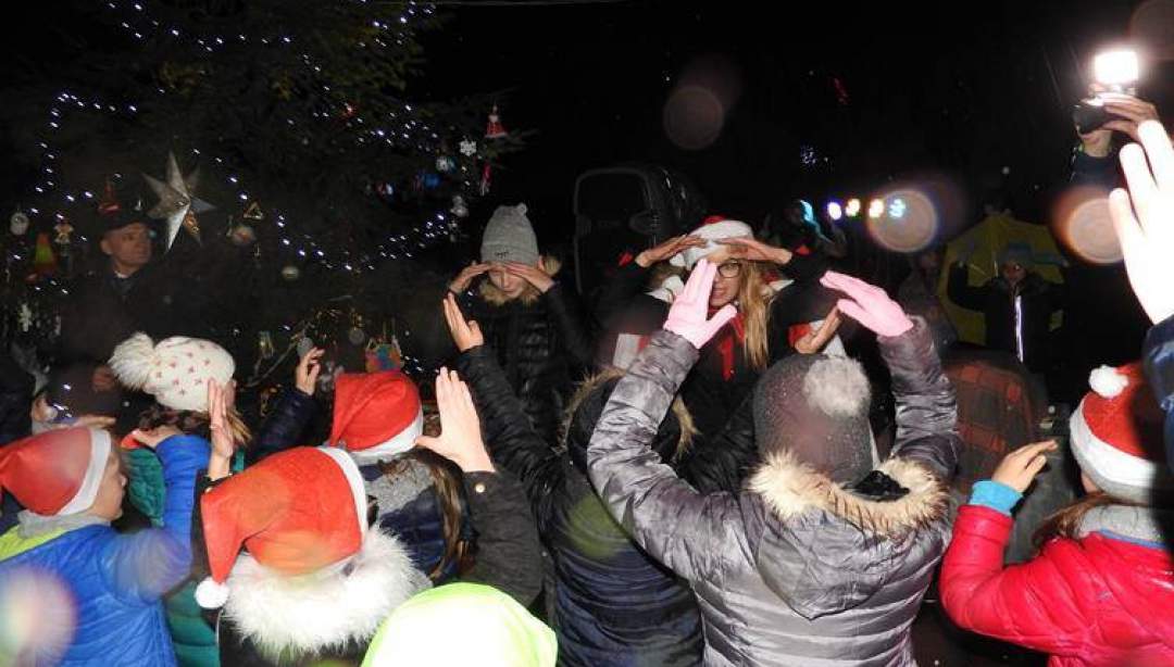 Magicznie rozświetliliśmy choinkę w Płośnicy