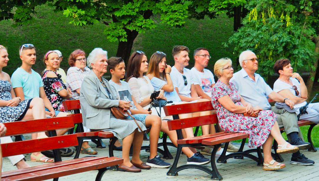 Czwarty Powiatowy Wieczór z Poezją z Jadwigą Jankowską – Cieślak