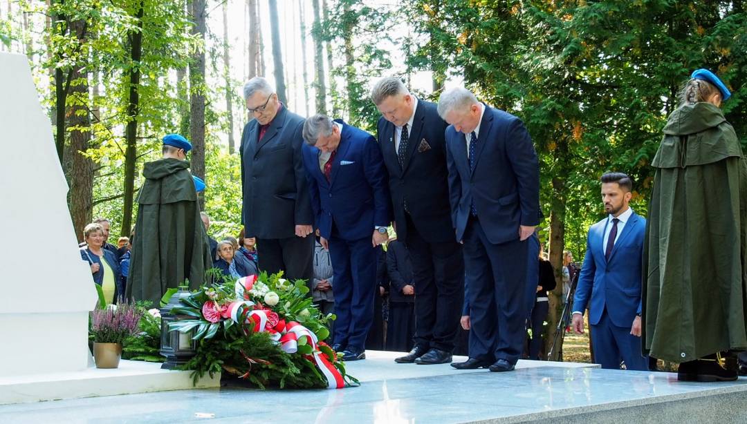 Uroczysty Apel Poległych w Lesie Białuckim