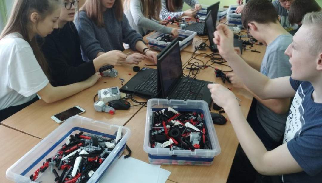 Poznali niesamowity świat robotyki