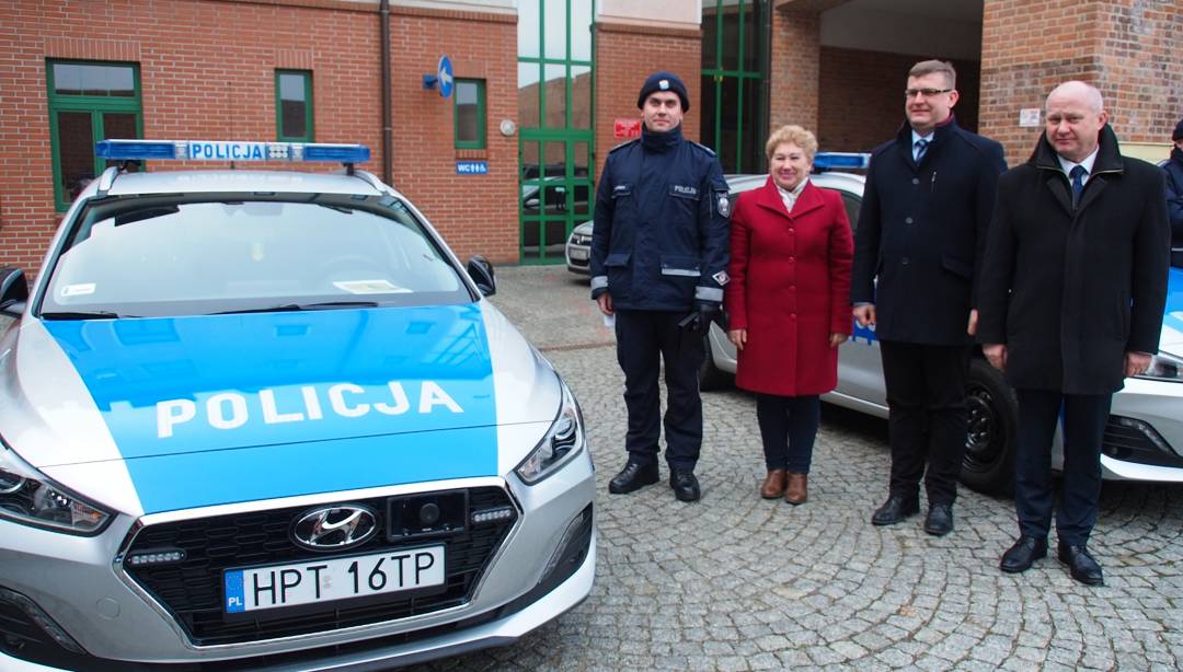 Nasi policjanci otrzymali 6 nowych radiowozów