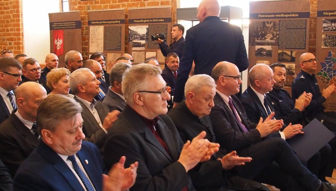 Nasi policjanci otrzymali 6 nowych radiowozów