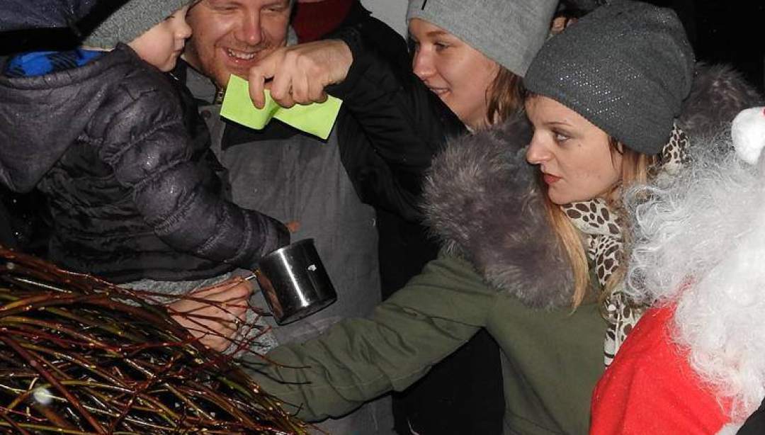 Magicznie rozświetliliśmy choinkę w Płośnicy