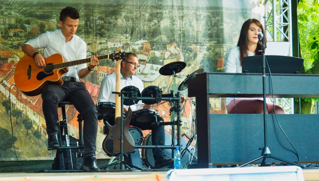 Czwarty Powiatowy Wieczór z Poezją z Jadwigą Jankowską – Cieślak