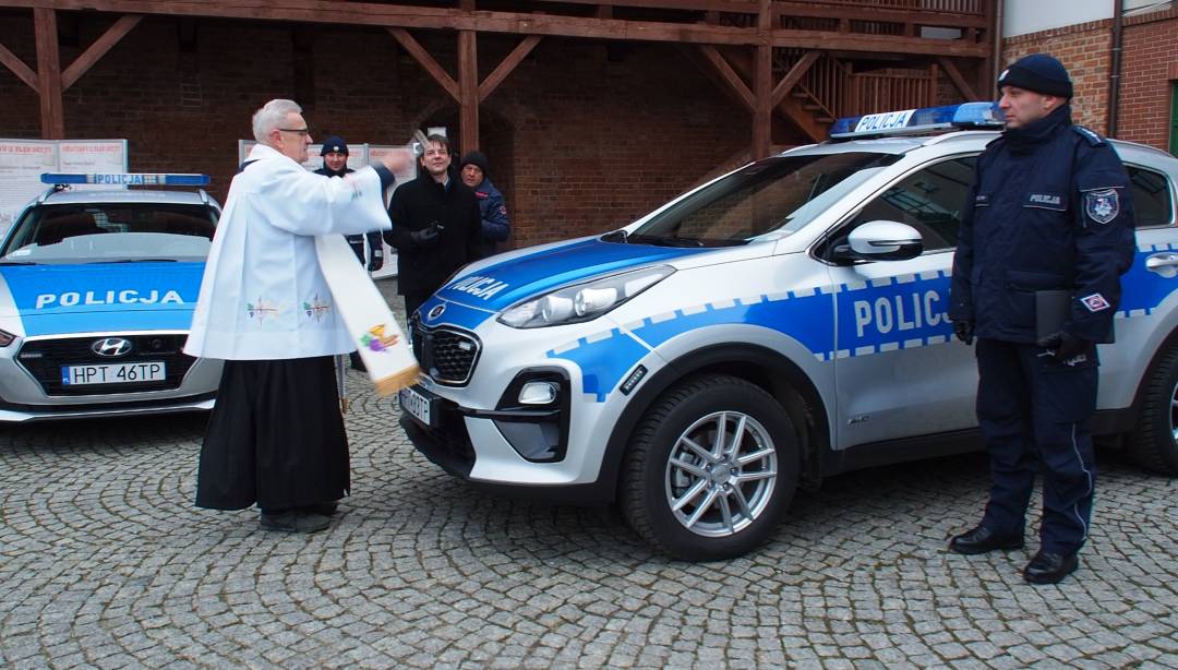 Nasi policjanci otrzymali 6 nowych radiowozów