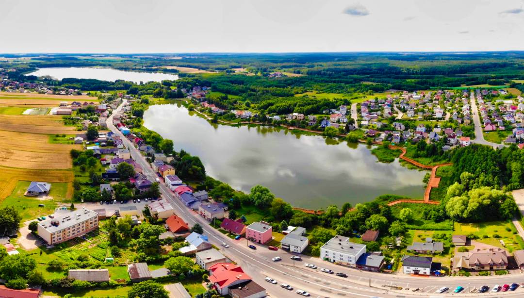 Deptak wokół jeziora w Rybnie został odebrany