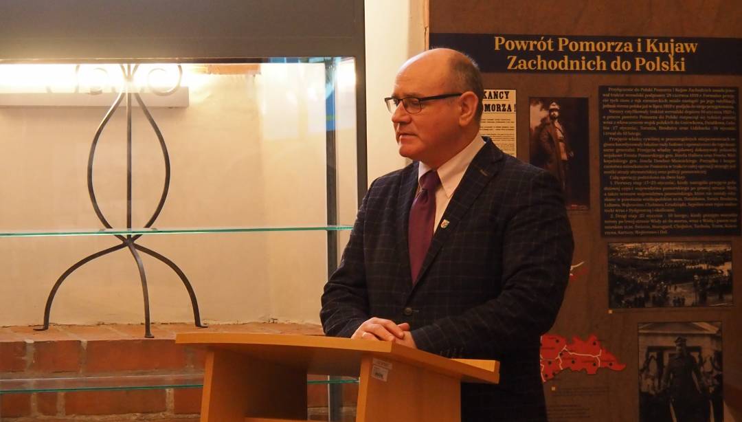 Nasi policjanci otrzymali 6 nowych radiowozów