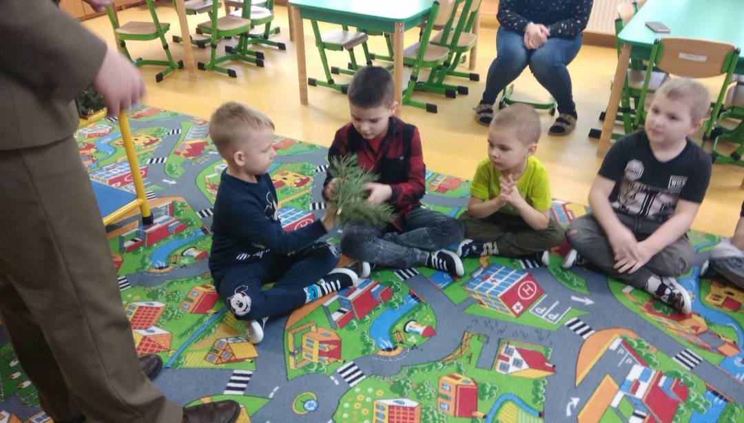 Leśnik z wizytą u przedszkolaków