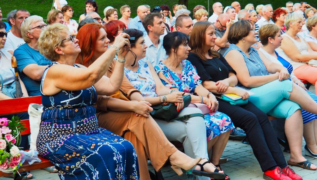 Czwarty Powiatowy Wieczór z Poezją z Jadwigą Jankowską – Cieślak