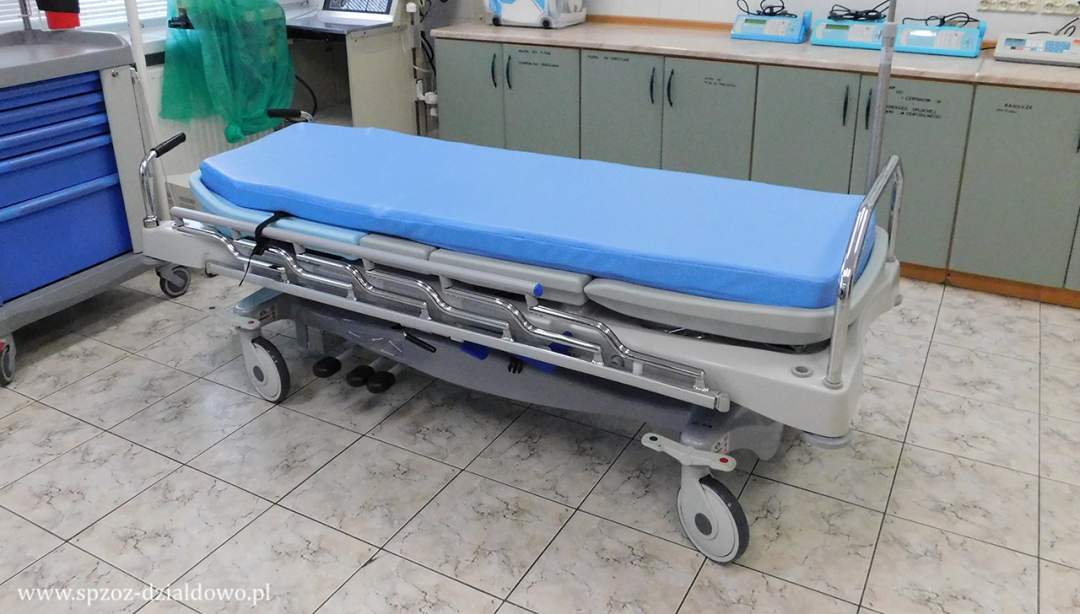 Nowy ambulans i sprzęt medyczny