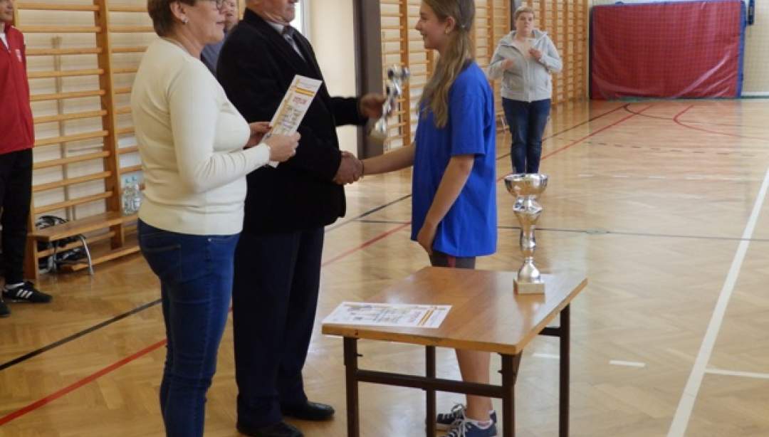 Piłkarki z Burkatu mistrzyniami powiatu