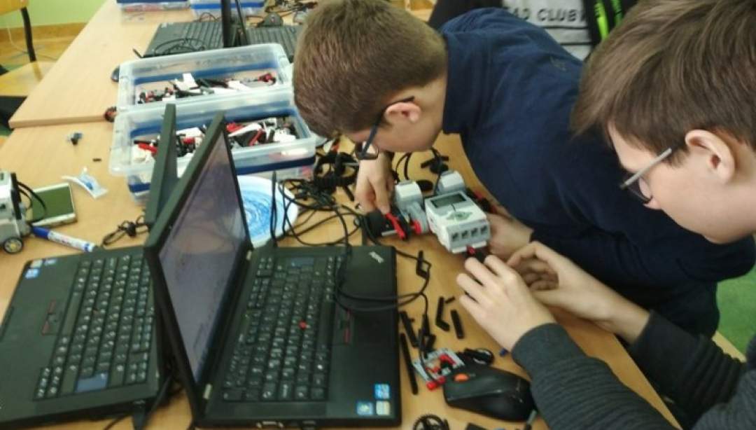 Poznali niesamowity świat robotyki