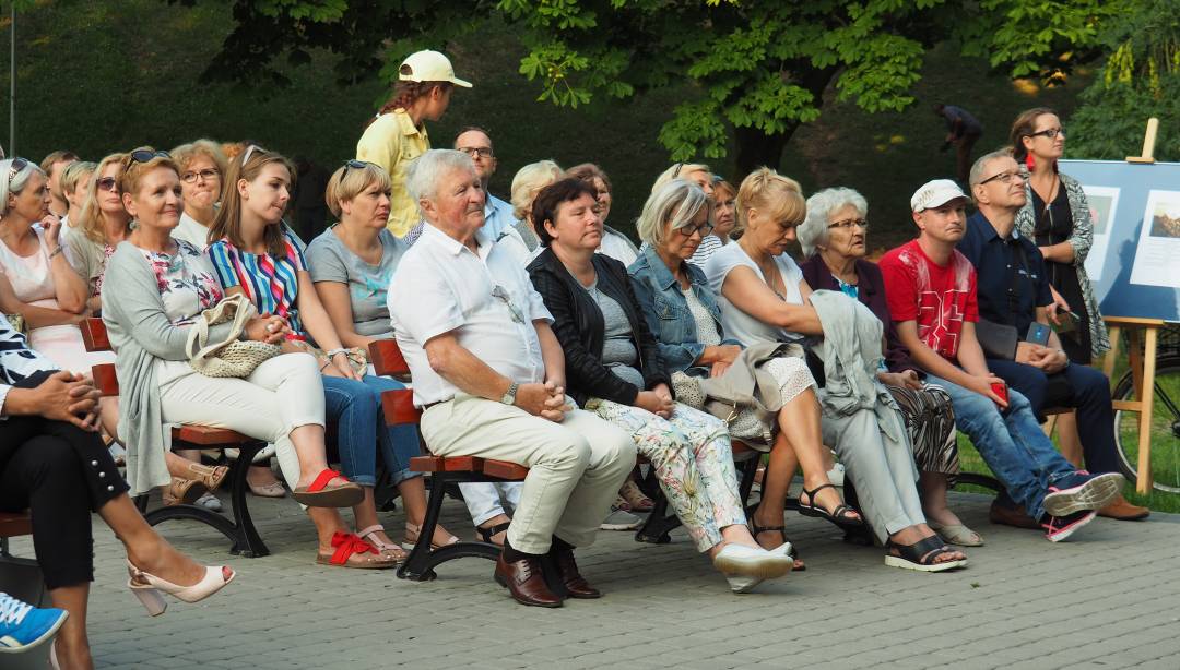 Ostatni Powiatowy Wieczór z Poezją z Magdaleną Wójcik i Elżbietą Karlsson