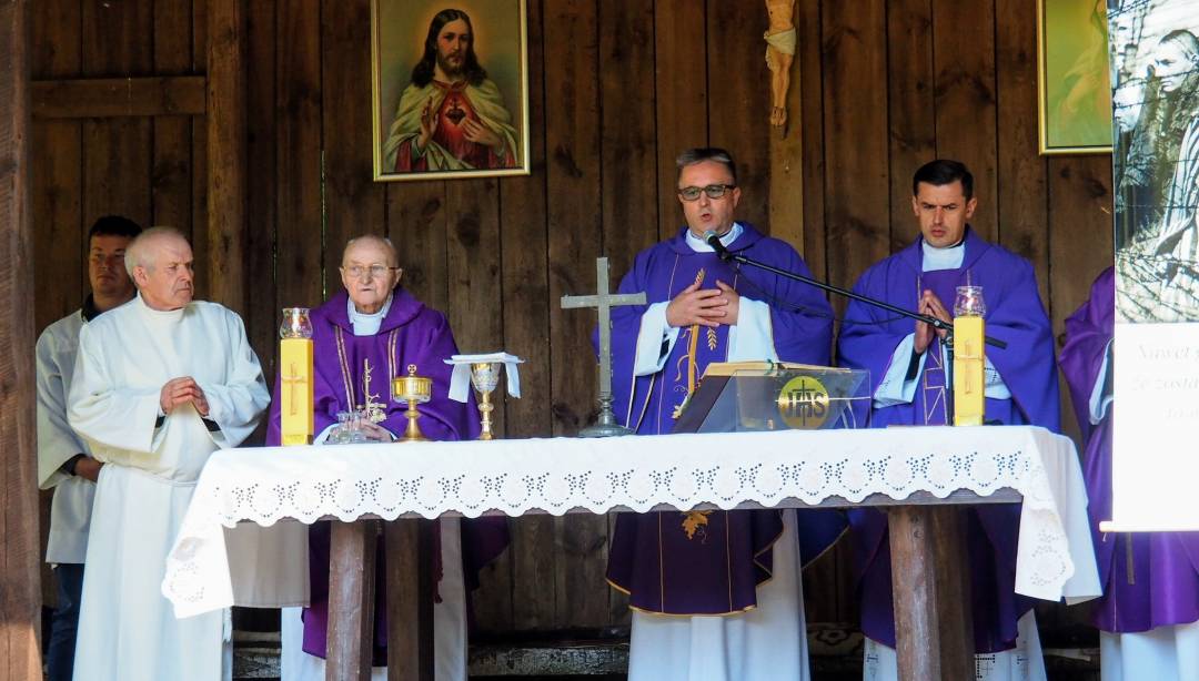 Uroczysty Apel Poległych w Lesie Białuckim